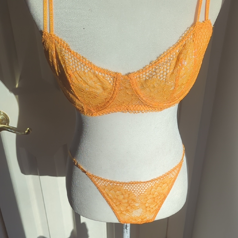 NWOT Adore Me Vibrant Orange Lace Bra Set